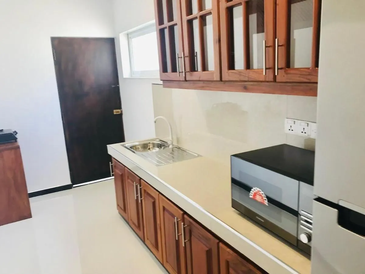 Browns Beach Villa Negombo