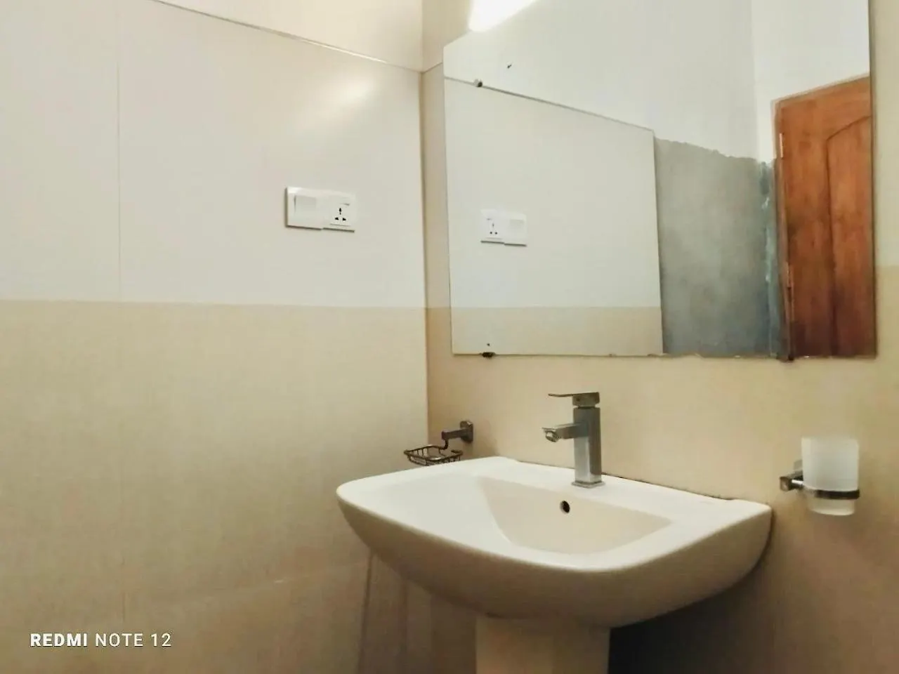 Browns Beach Villa Negombo